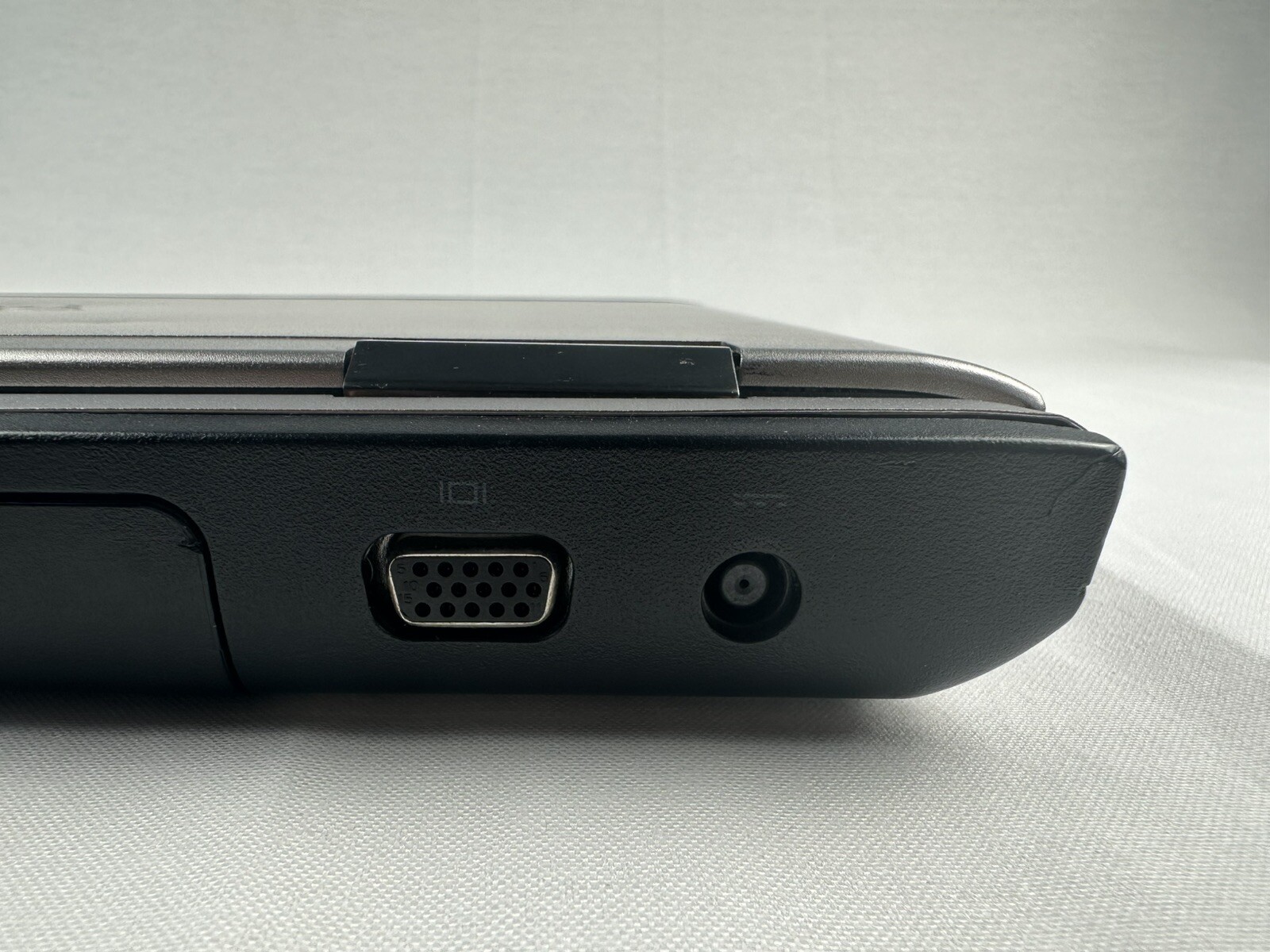 Dell Vostro 3550 – 15.6” i5-2450M 2.50GHz, 4GB RAM, 320GB HDD, Win 7 – Read Desp