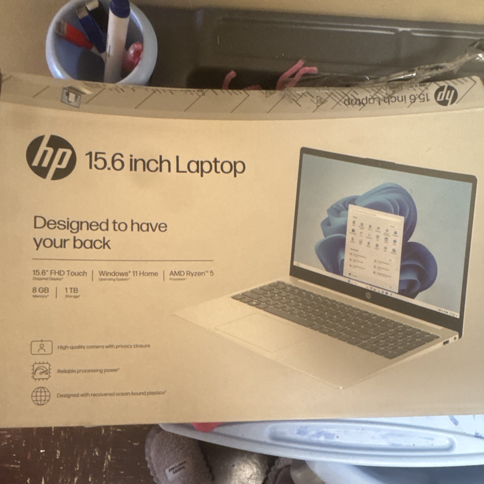 HP 15.6″ Laptop AMD Ryzen 5 7000 Series 8GB 1TB Radeon Silver W11H