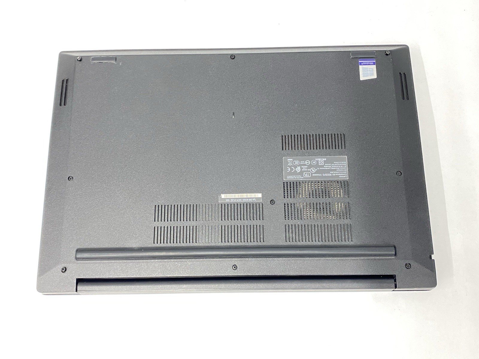Lot of (3) Lenovo E595 – FHD – Ryzen 7 3700u – No RAM/SSD/OS – READ