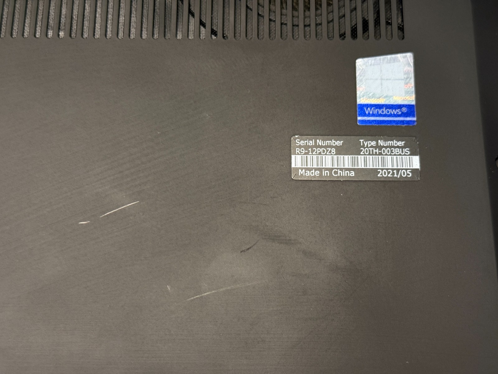 Lenovo ThinkPad P1 Gen 3 15.6″ Intel Core i7-10850H 2.7GHz 32GB RAM 1TB M.2