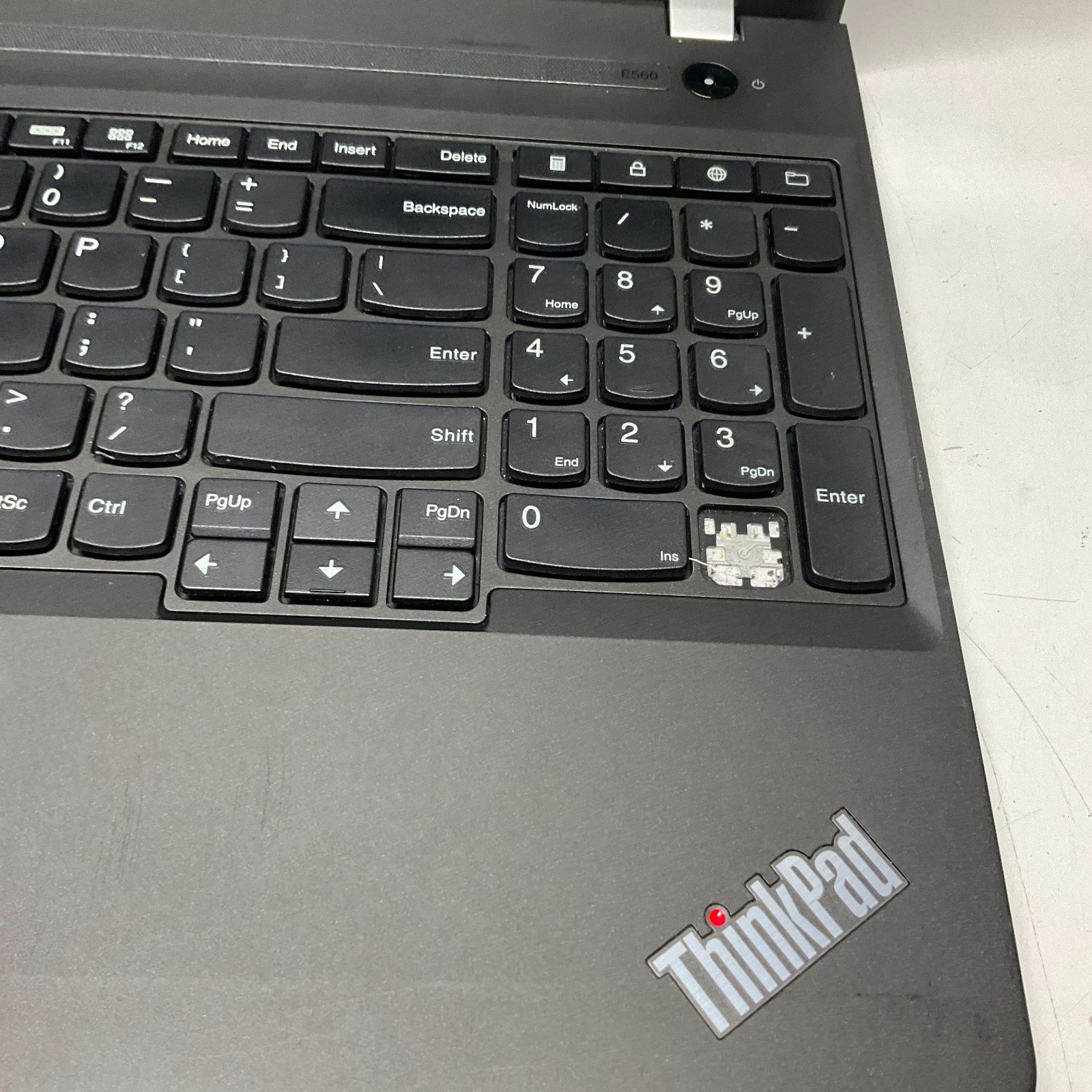 Lenovo ThinkPad E560 Intel Core i5-6200U 2.3GHz 4GB 250GB SSD Windows 10 READ