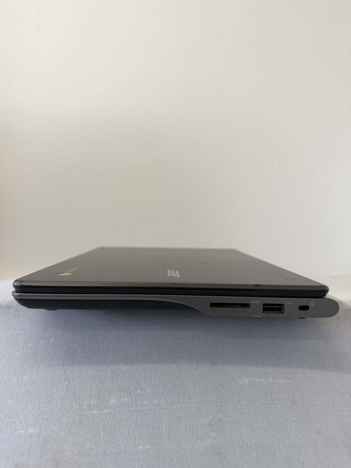 Acer Chromebook C740-C3PI Laptop – Good Screen – Intel Celeron 3205U – Read Des