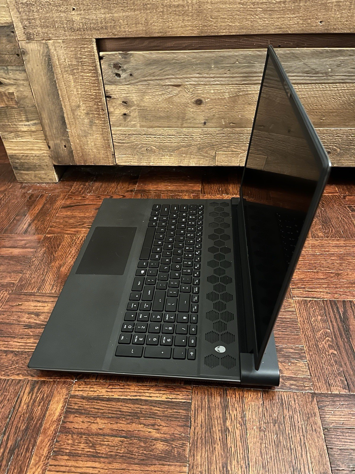 Dell Alienware M18 R2 165Hz 2.2 GHz i9-14900HX 32GB 2TB SSD RTX 4090