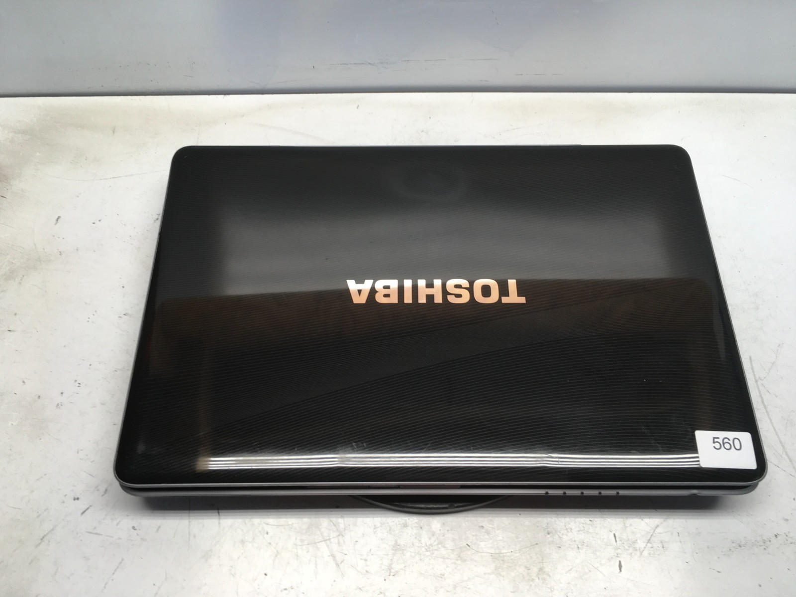 Toshiba Satellite P500 Intel Core 2 Duo P7450 2.13GHz 1 GB NO HDD No Batt