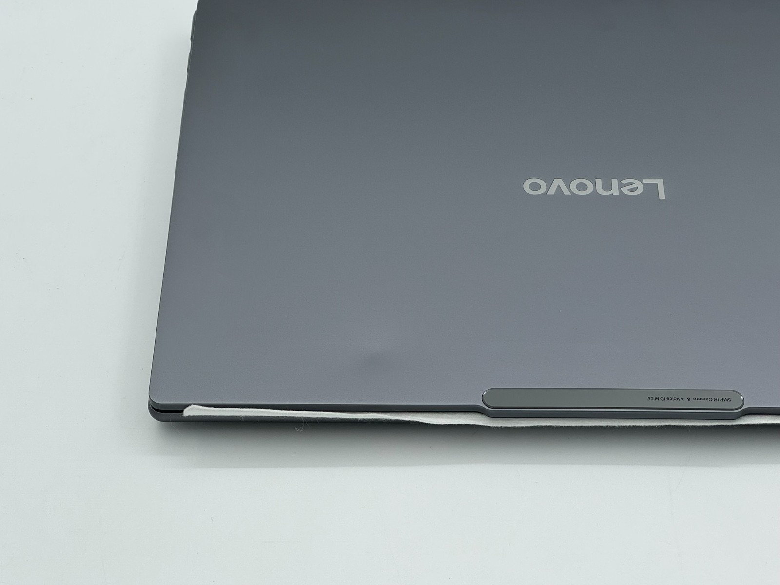 Lenovo Yoga Pro 9i 16″ 2.8K OLED Touch Ultra 9 285H RTX 5050 32GB 1TB Luna Grey