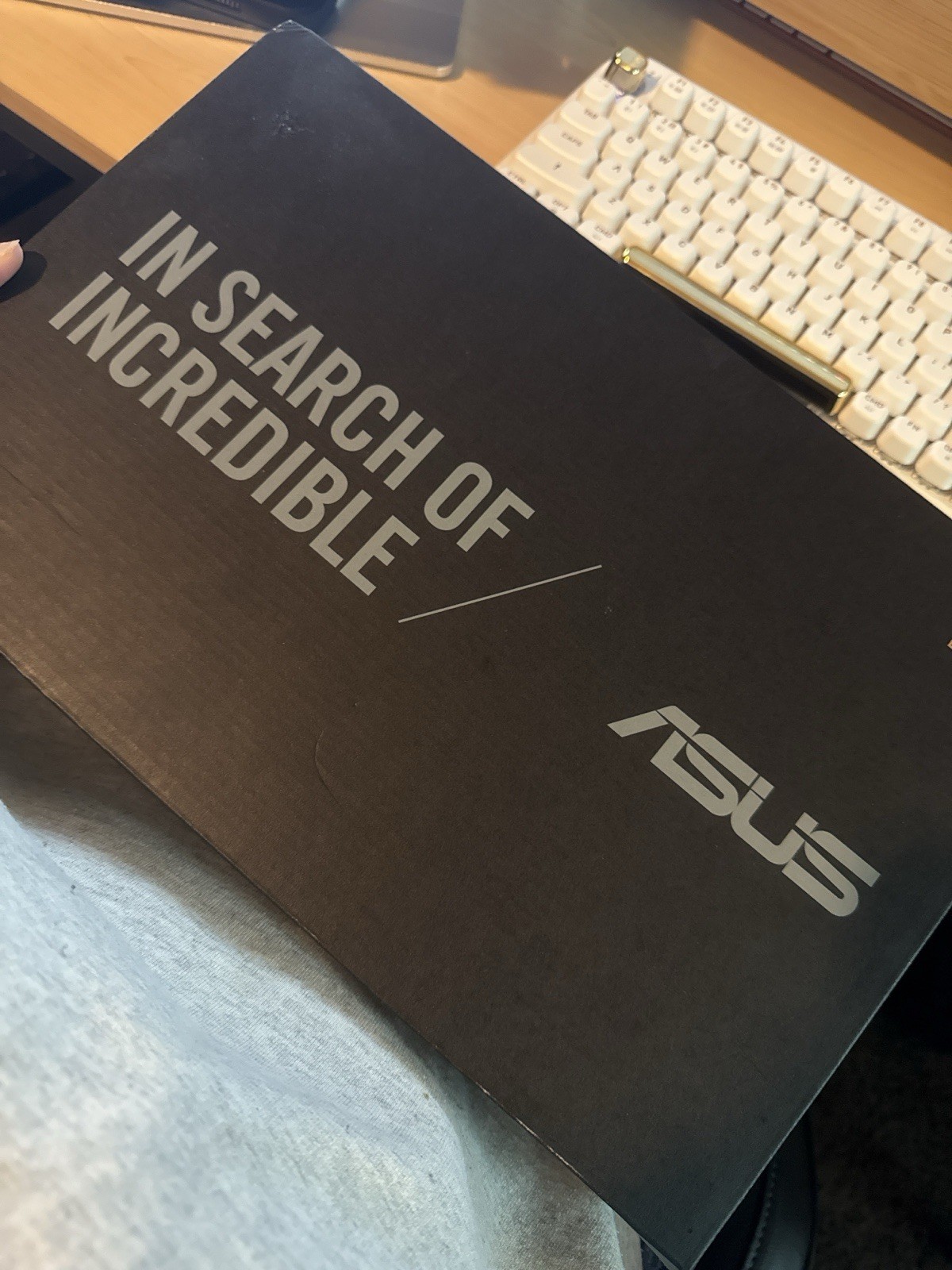 ASUS E200HA 11.6” Ultra-Slim Laptop – Windows 10