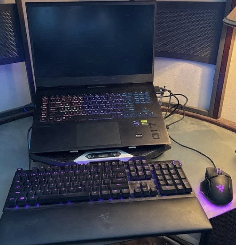 HP OMEN 17 Gaming Laptop RTX 4080 i9-13900HX 32GB RAM 2TB SSD 17.3” QHD 240Hz
