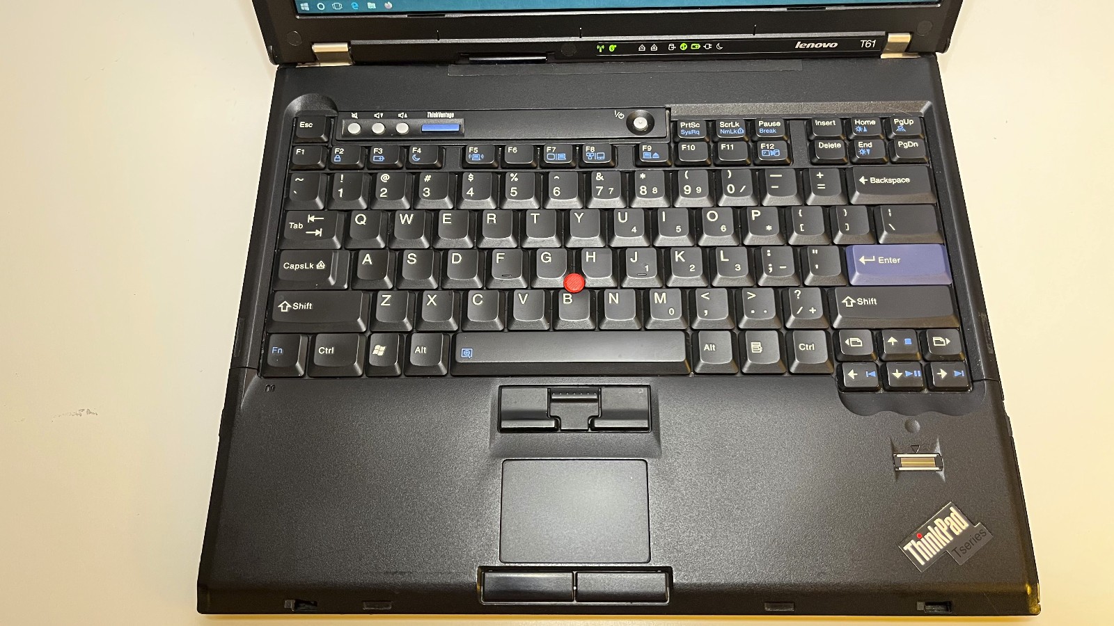 Vintage IBM Lenovo ThinkPad T61 14.1″ 4:3 SXGA+ Intel Core 2 Duo Retro Laptop