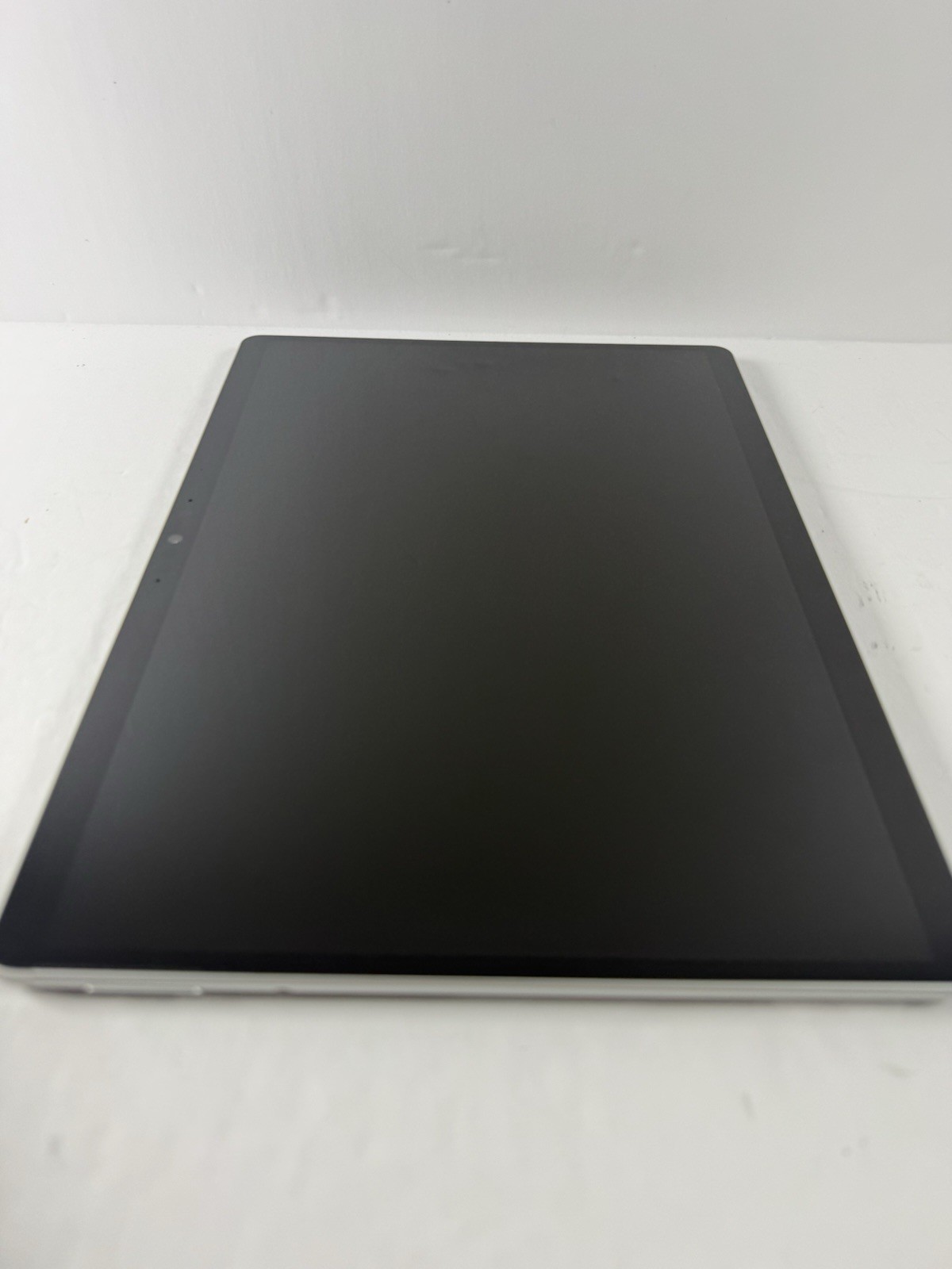 Microsoft Surface Pro 8 (1982) i5-1145G7 – 16GB RAM – 256GB 120Hz – Win 11 Pro