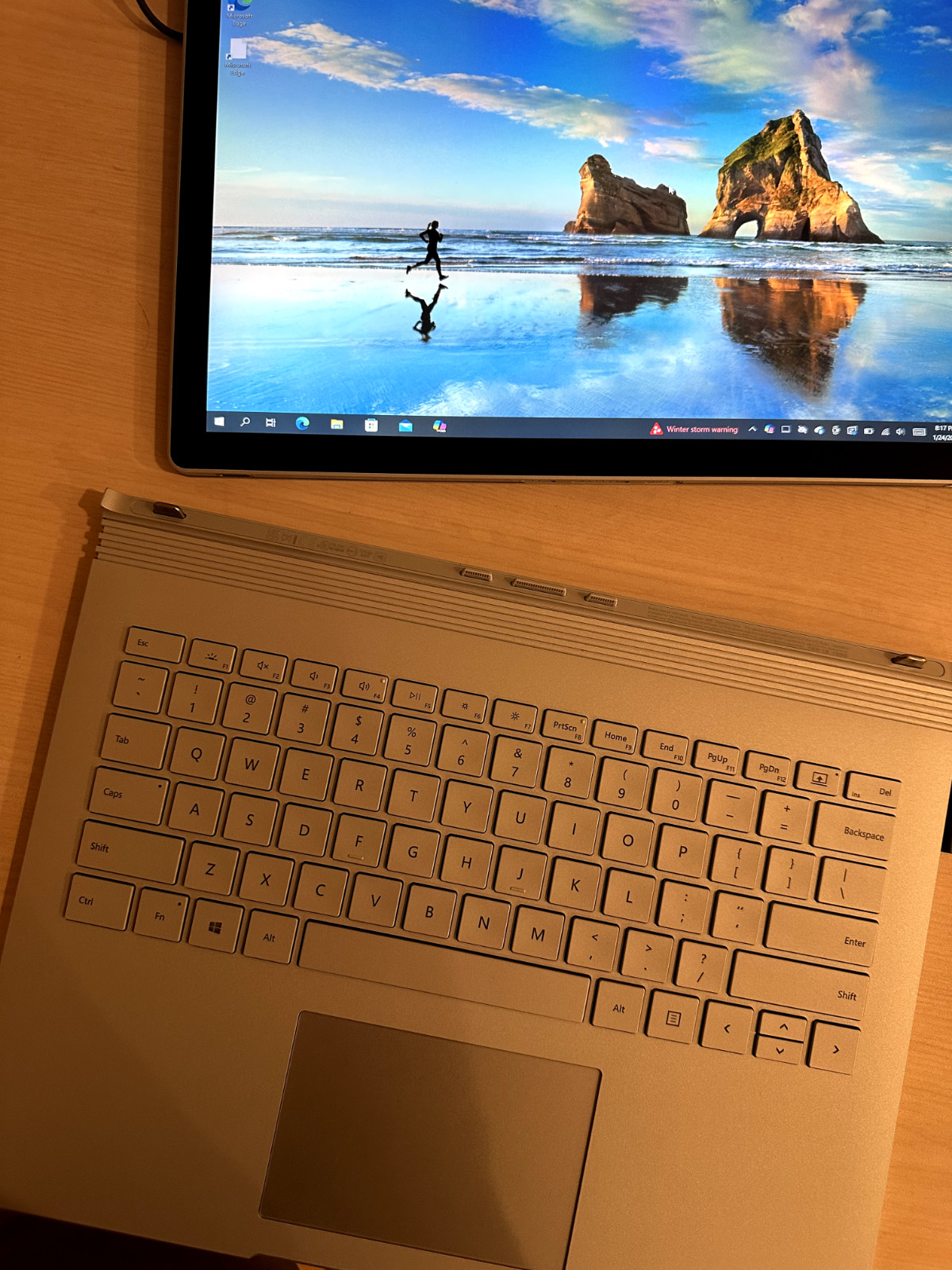 Microsoft Surface Book-3 13.5″ (256GB SSD; Intel Core i5-1035G7 1.2GHz; 8GB)…