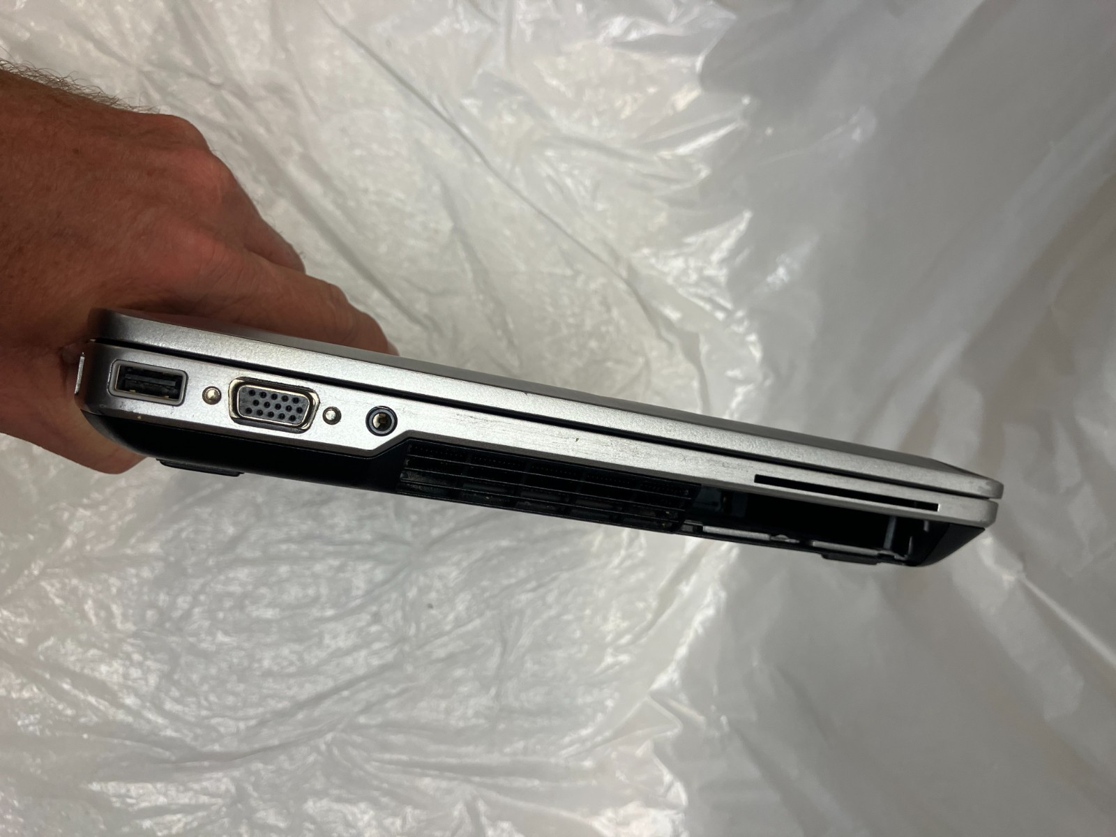 Dell Latitude E6420 Intel Core i5-2520M 2.50GHz 4GB RAM Laptop no HD FOR PARTS