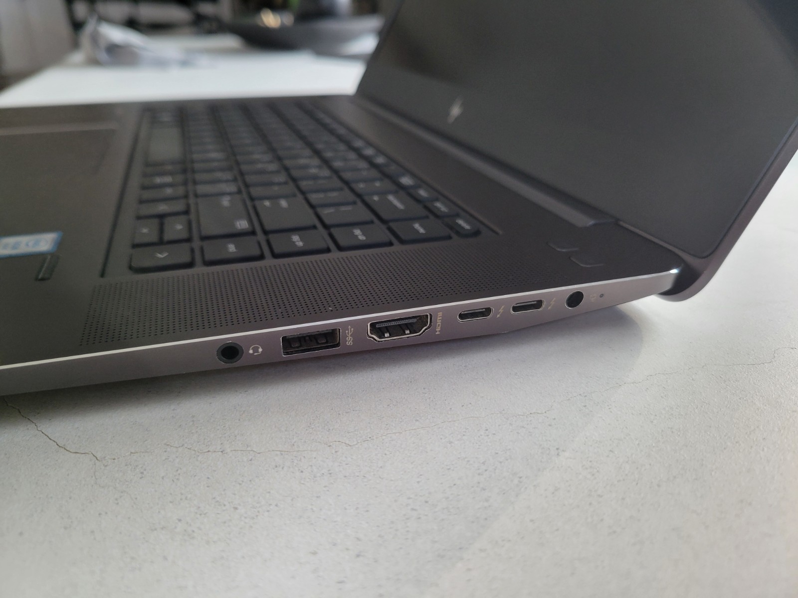 HP ZBook Studio 15 G4 Xeon E3-1535M, 32GB RAM, Quadro M1200, 1TB 990 Pro M2