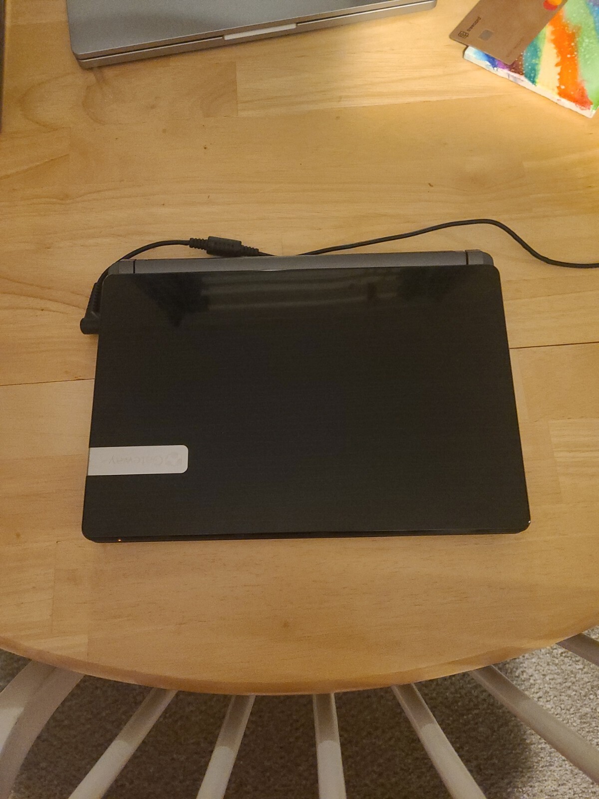 Gateway LT2805U Netbook W/Case & Charger, READ DESCRIPTION