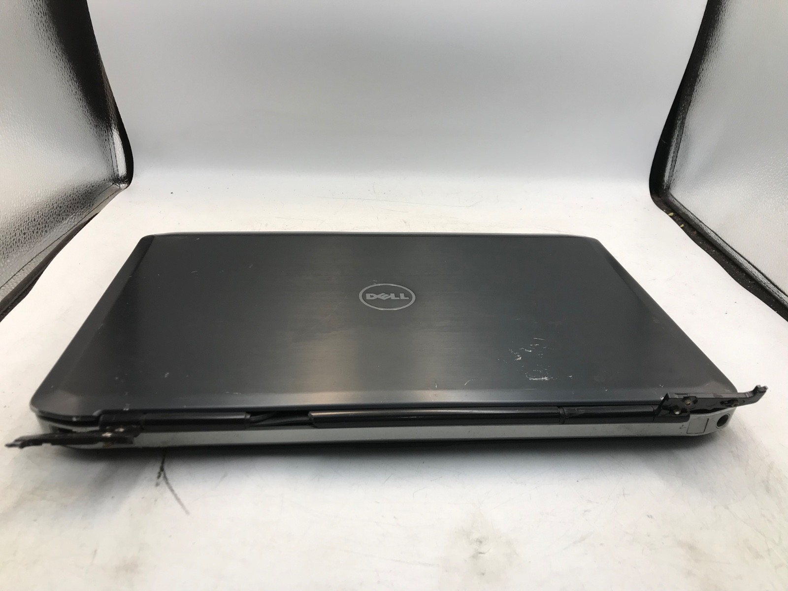 Dell Latitude E5530 Intel Core i5 3rd Gen. 15.6″ Laptop-NO BOOT/BROKEN HINGE-MZ