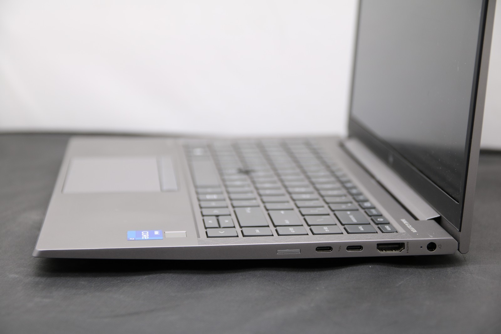 HP EliteBook 6 G1i 16 ZBOOK – i7-1165G7 – 16GB, 256GB, Windows 11 Home + Adapter