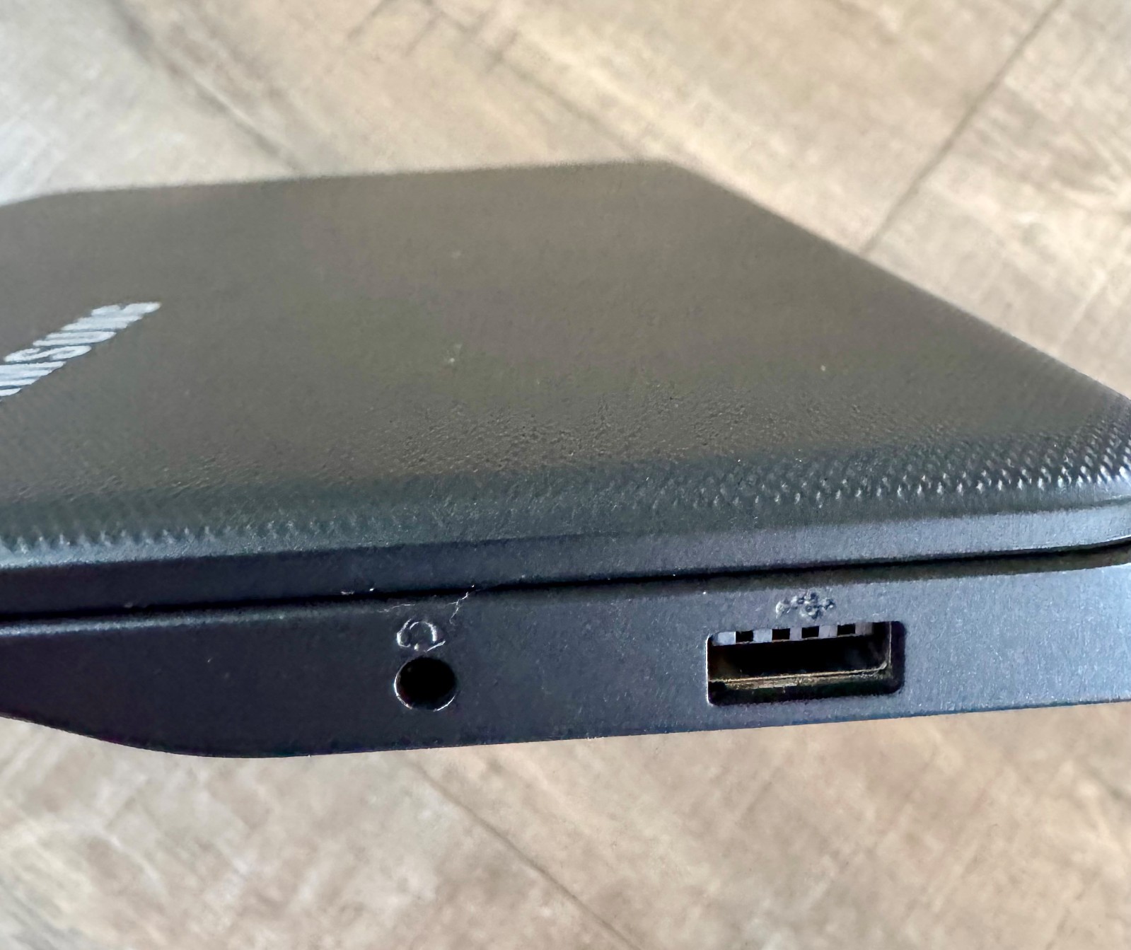 Samsung Chromebook 3 ‎XE500C13-K05US 11.6” 16GB, 2GB RAM, Charger – Excellent
