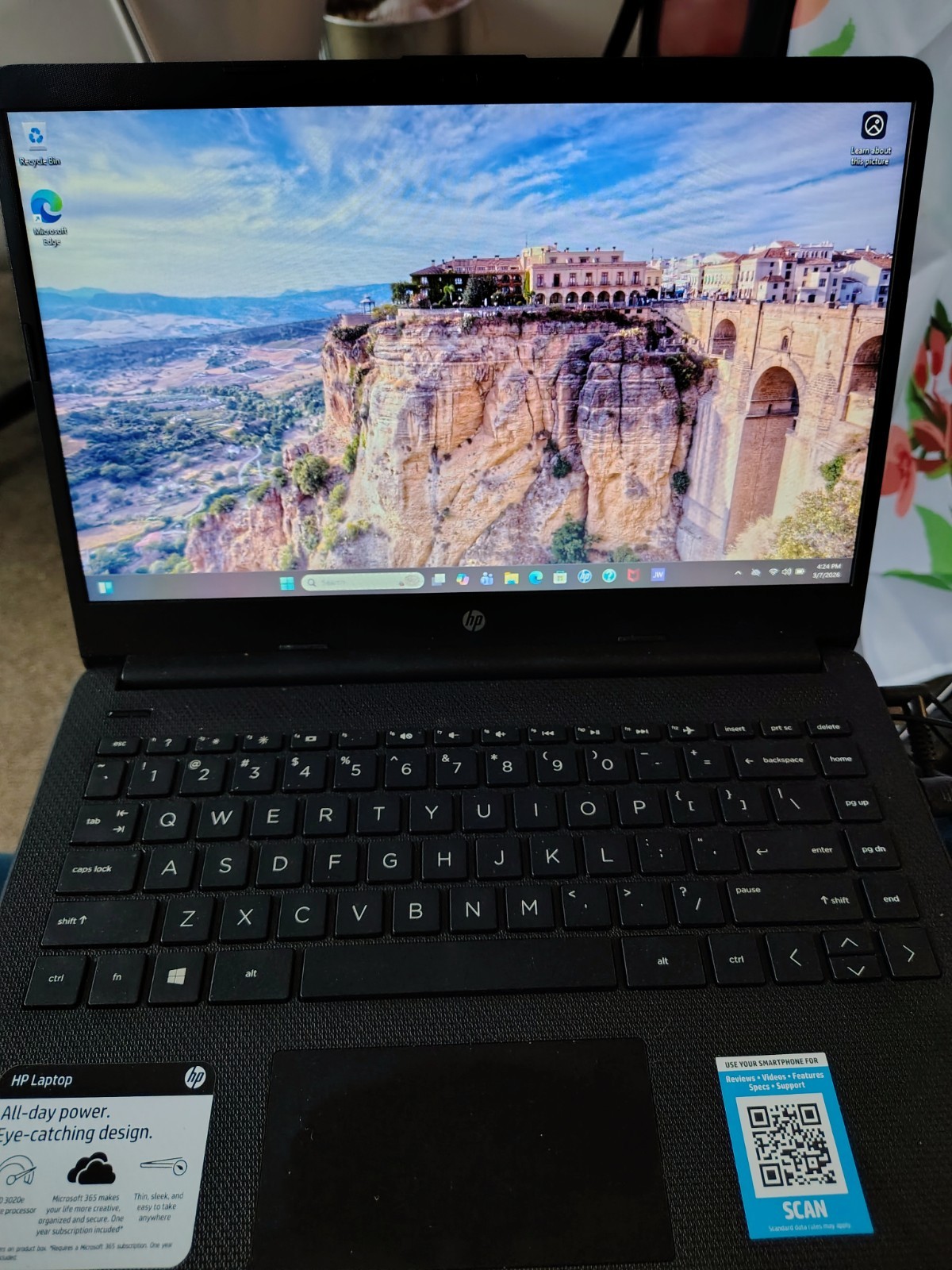 HP Laptop 14-fq0020nr Laptop 14″ (64GB eMMC, AMD 3020e, 1.20GHz, 4GB RAM)