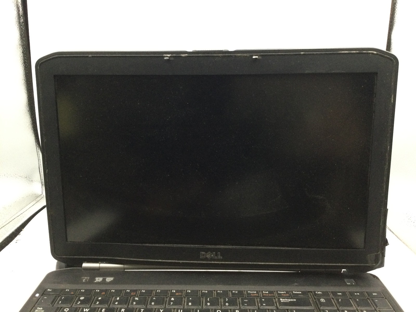 DELL LATITUDE E5520 – FOR PARTS – INTEL I5 – 4GB RAM – READ DESCRIPTION – BB