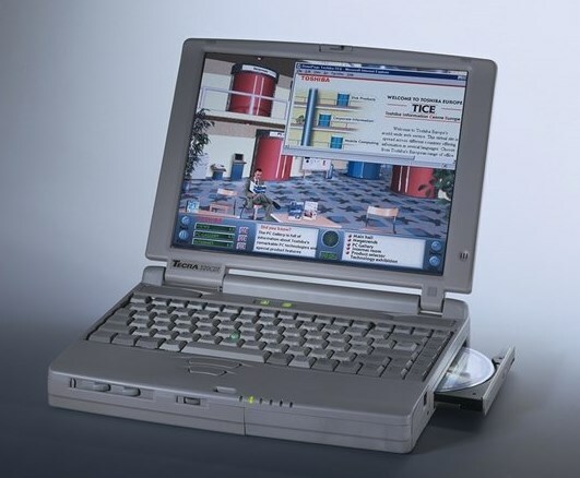 Vintage Toshiba Tecra 520CDT P166 12.1″ 2.1GB Notebook Computer Windows 98