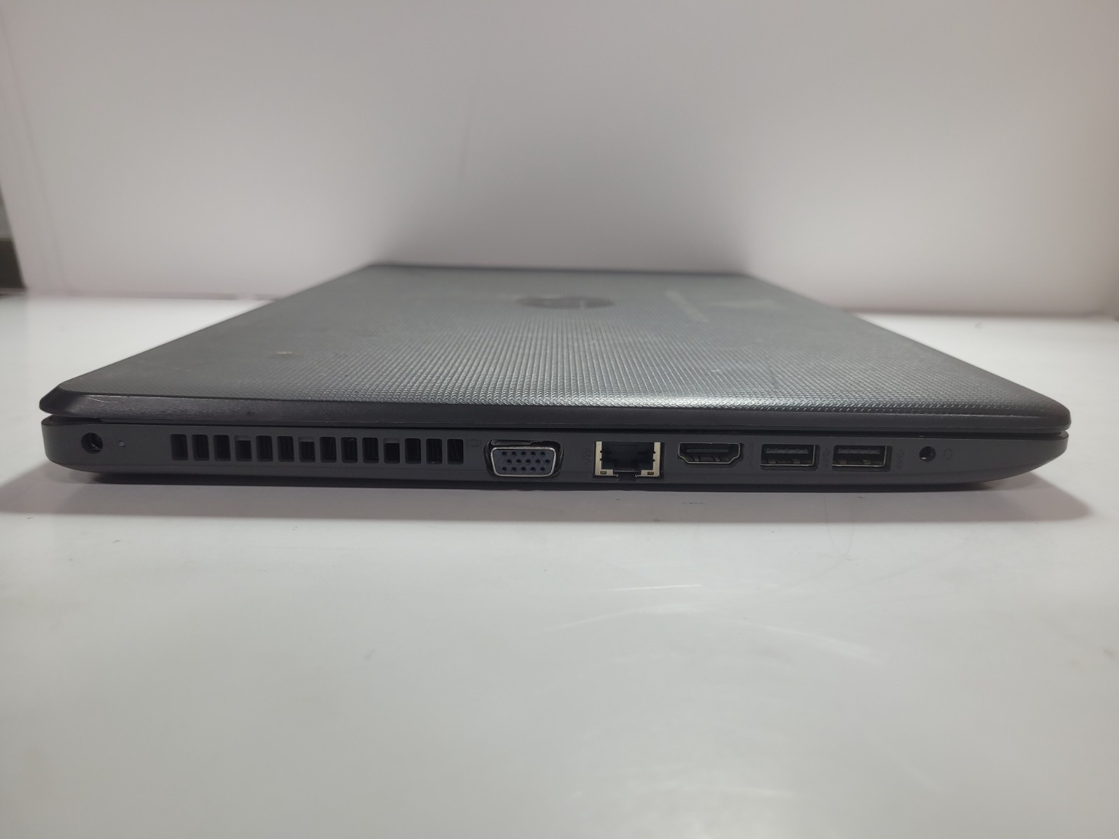 HP 255 G6 w/AMD A6-9225, 4GB RAM, 15.6″ Laptop for Repair #0451