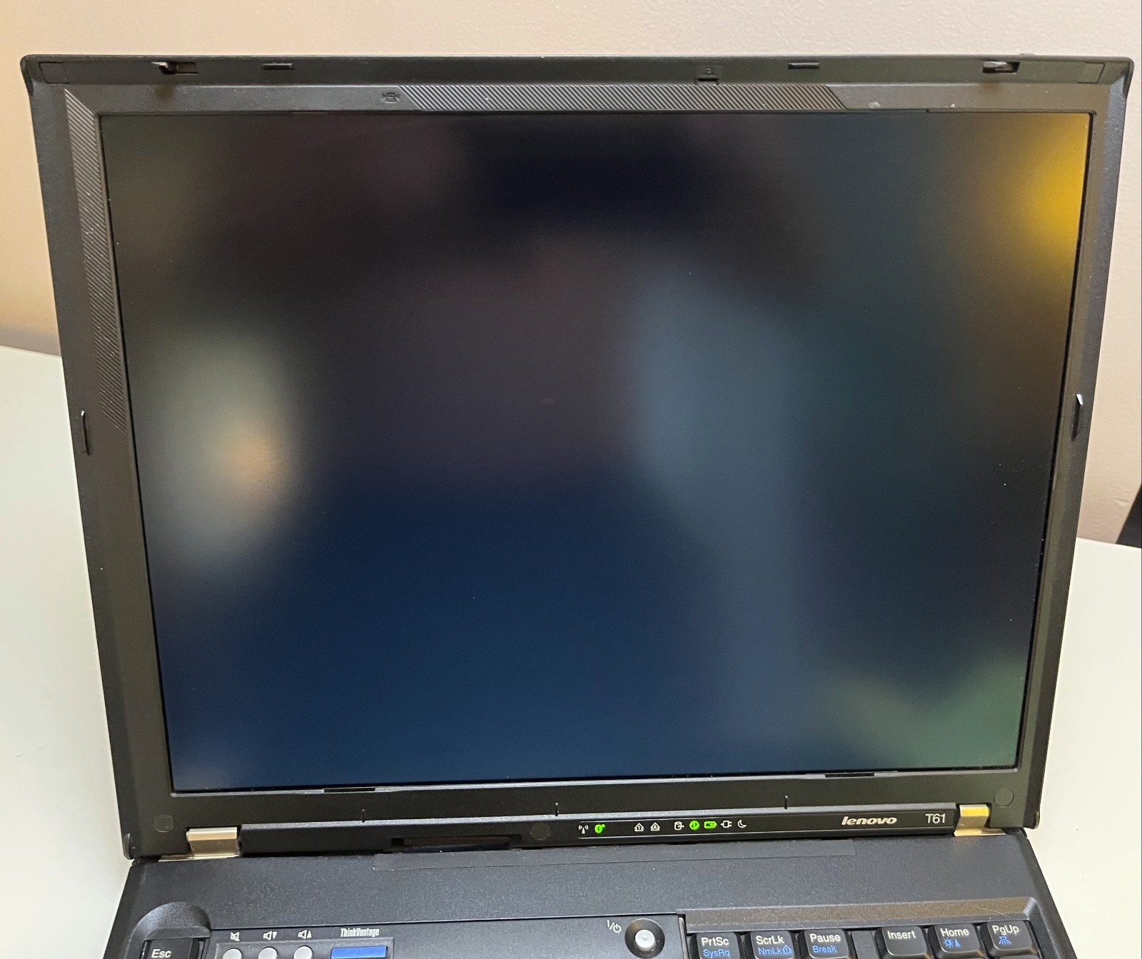 Vintage IBM Lenovo ThinkPad T61 14.1″ 4:3 SXGA+ Intel Core 2 Duo Retro Laptop