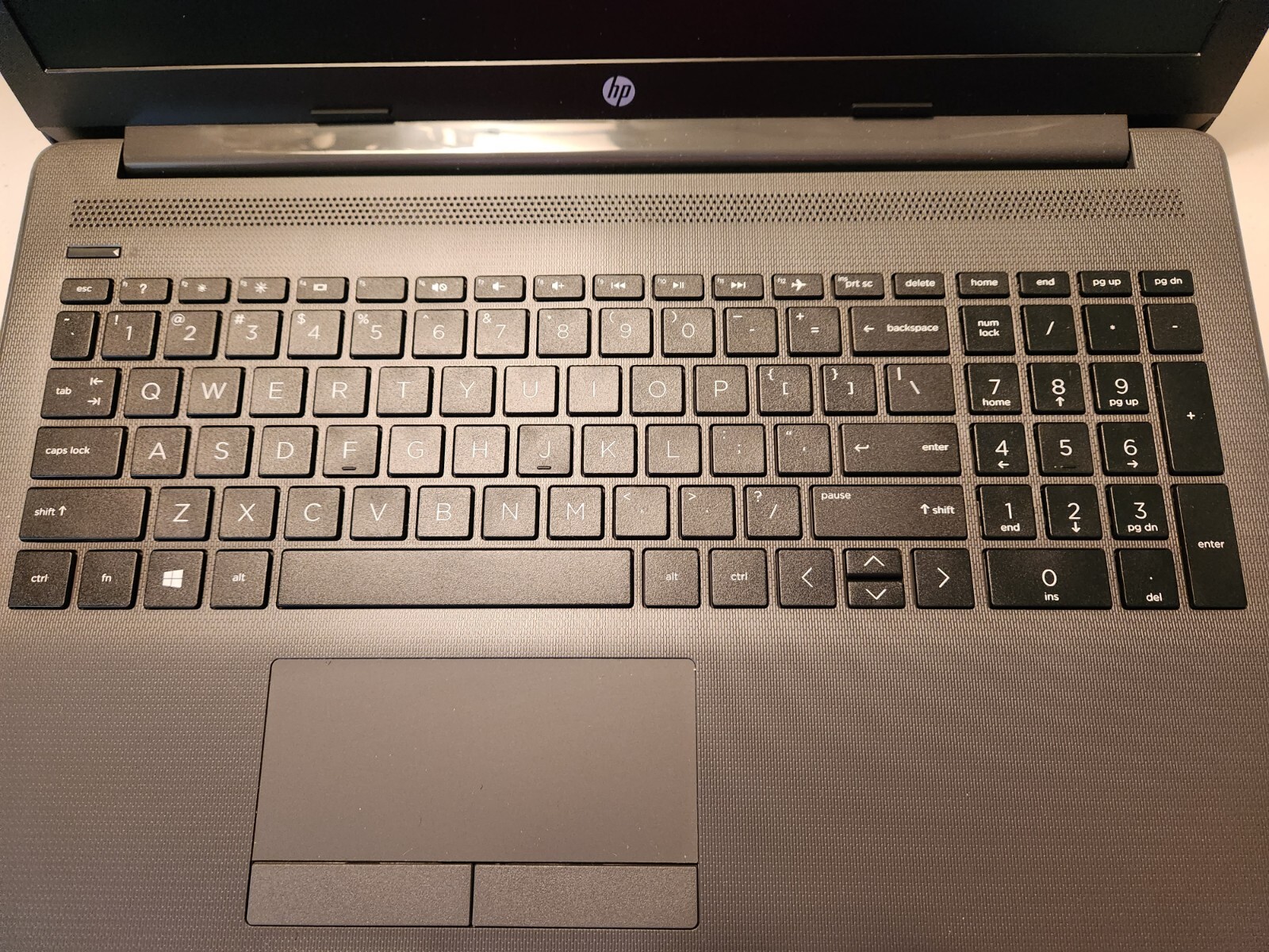 HP 255 G7 15.6 in (128GB SSD, AMD E-Series, 1.50 GHz, 4GB) Laptop – 5YJ41UT#ABA