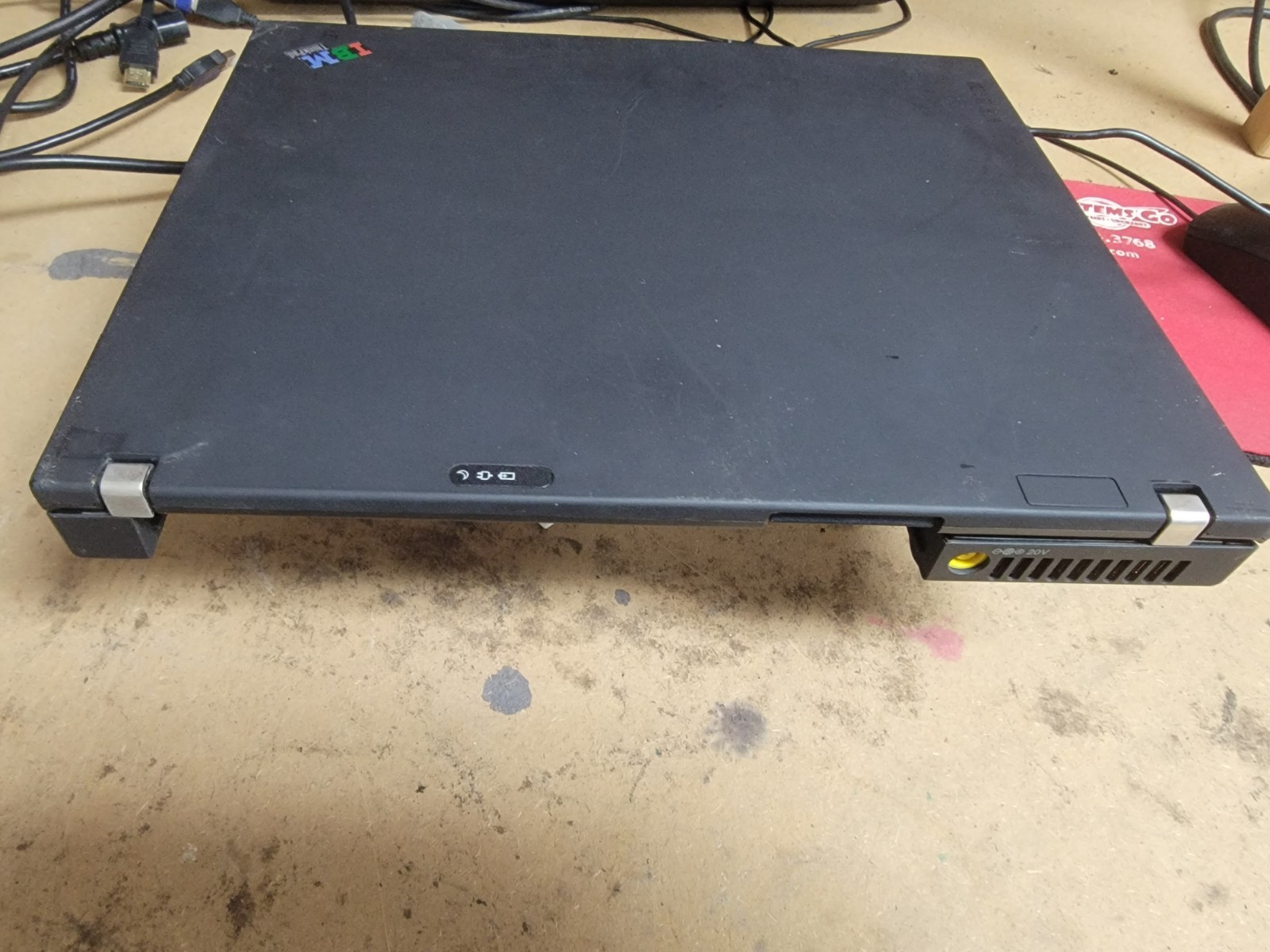 Lenovo T60 LAPTOP – INTEL CORE DUO – 2GB RAM – PARTS ONLY – Broken Screen