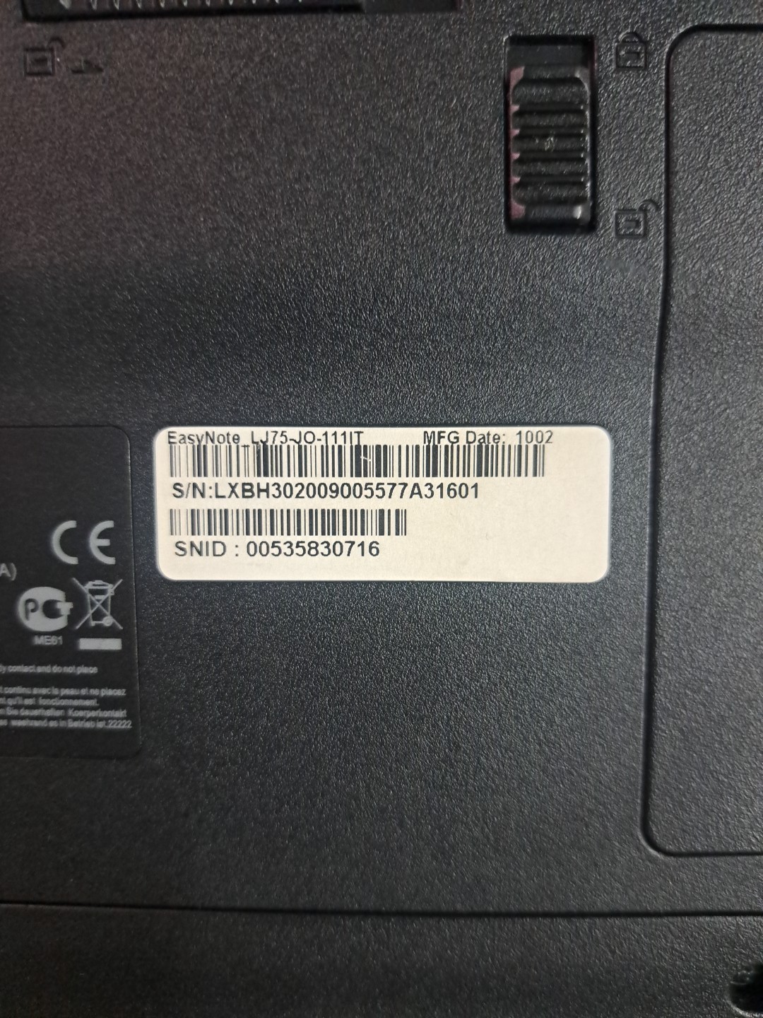 Packard Bell easynote KAYF0 Laptop For Parts Not Working