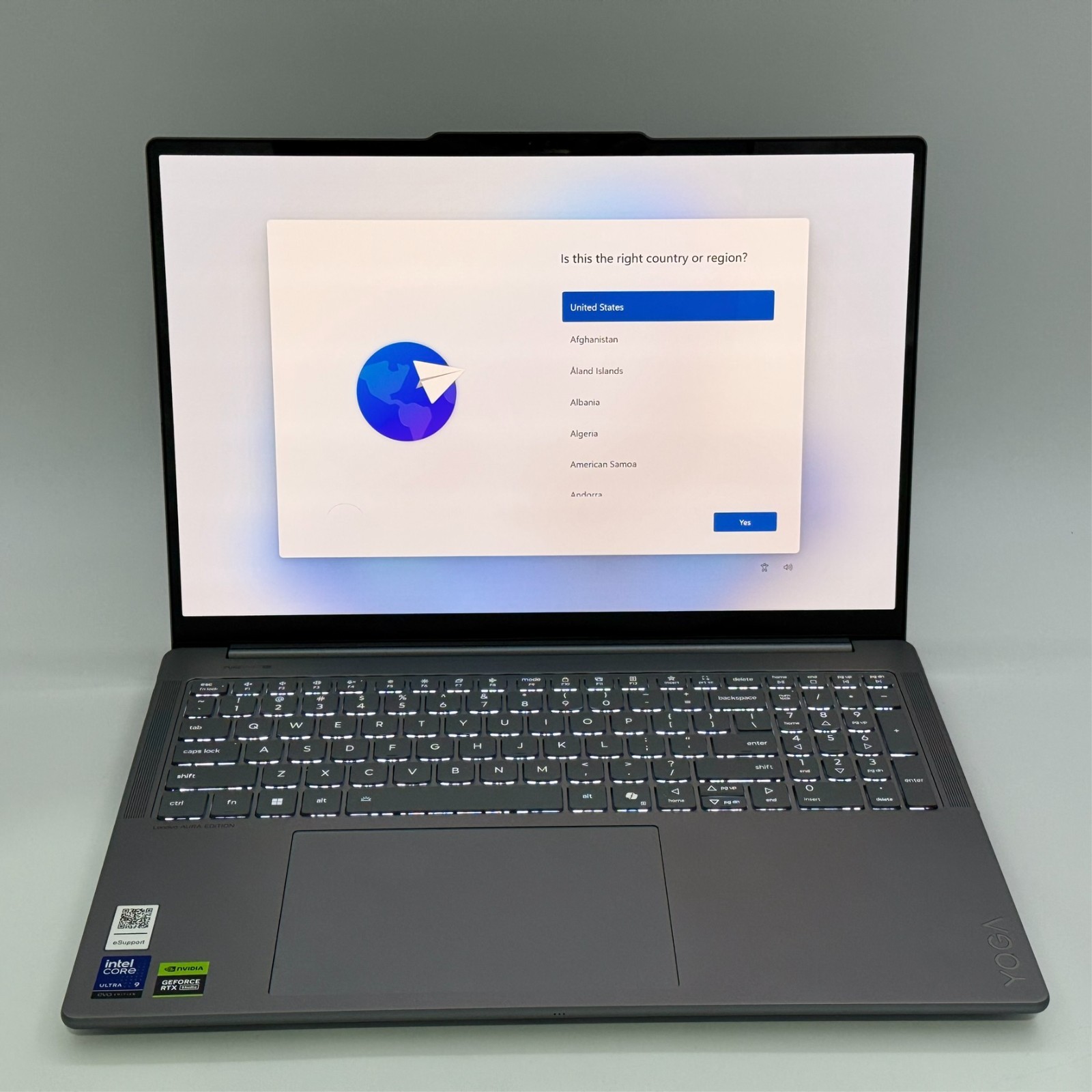Lenovo Yoga Pro 9i 16″ 2.8K OLED Touch Ultra 9 285H RTX 5050 32GB 1TB Luna Grey