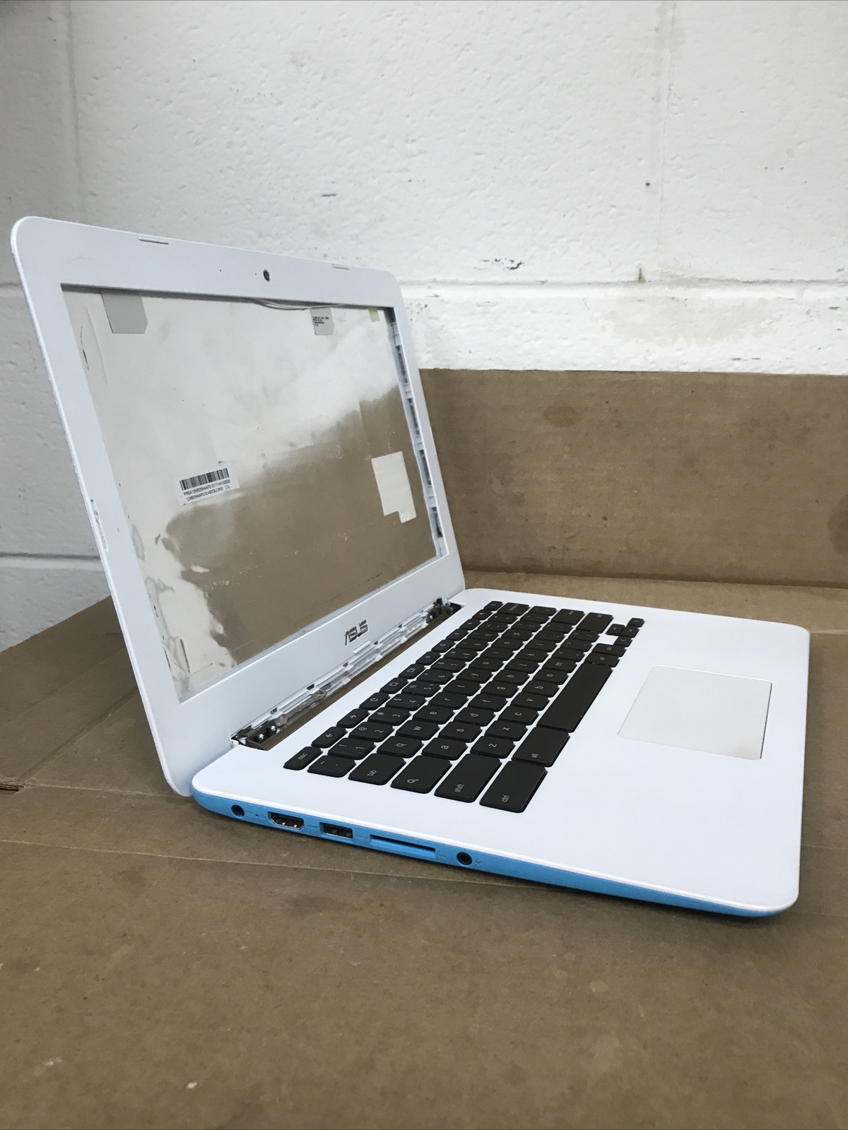 Asus Chromebook C300M 13.3″ Celeron Chrome OS Blue Notebook READ – FOR PARTS