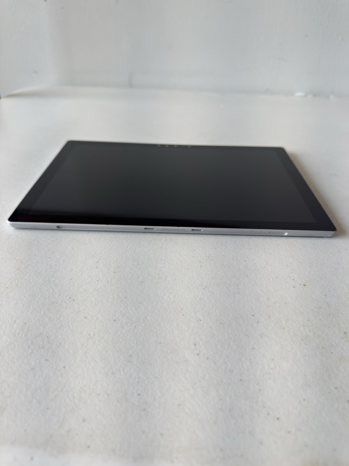 Microsoft Surface Pro 7 128GB Wi-Fi i5 4GB Ram Windows 10 12.3″ – Platinum