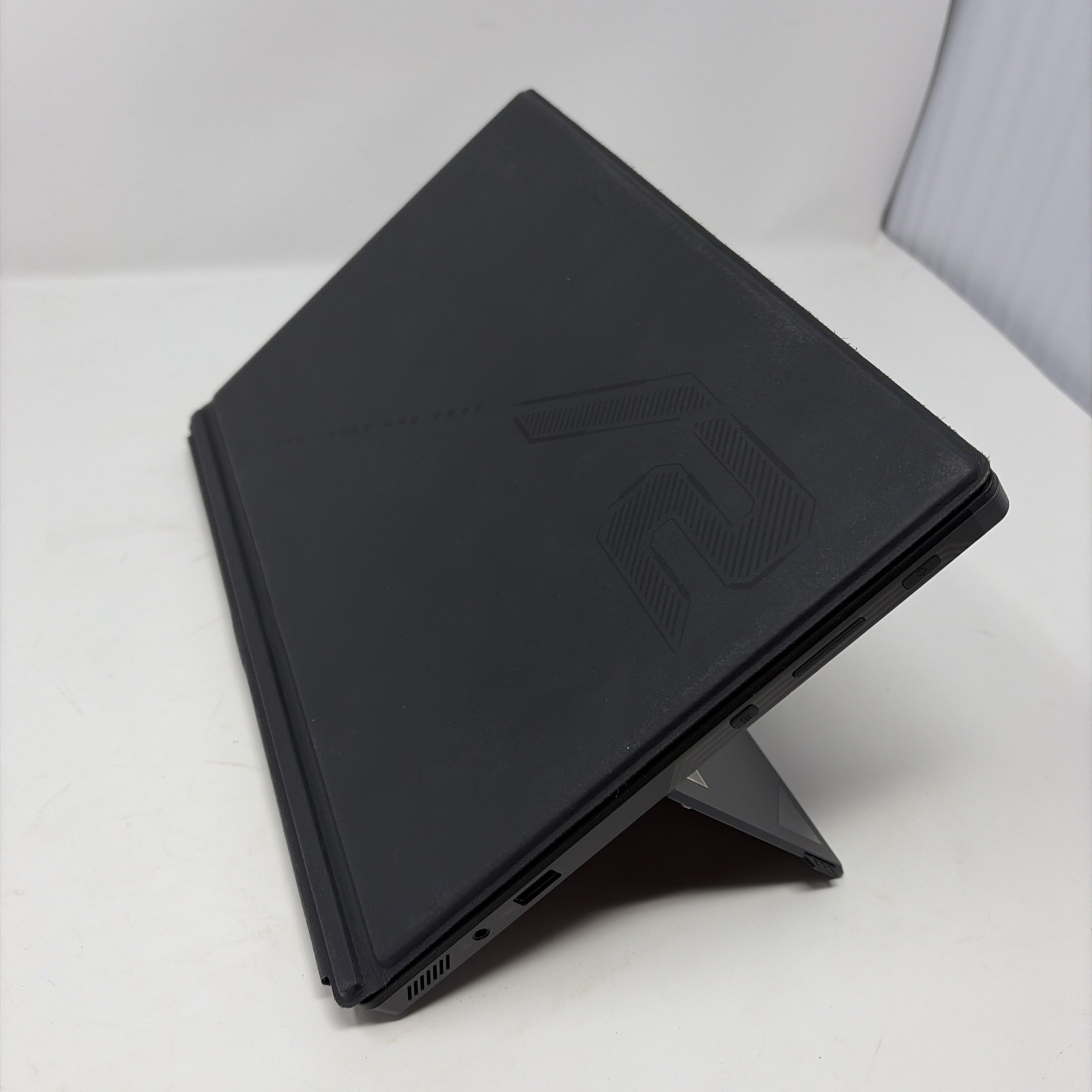 Asus ROG Flow Z13 GZ302 13 180Hz QHD+ TOUCH 3.0GHz RYZEN AI MAX+ 395 64GB 1TB