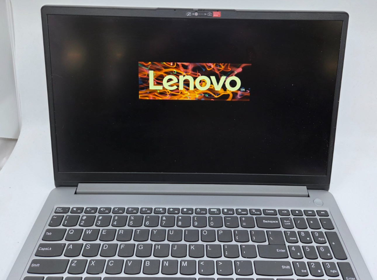 Lenovo Ideapad 1 15IAU7 256GB 8GB Intel i3 12th Gen Win 11H Intel UHD Graphics