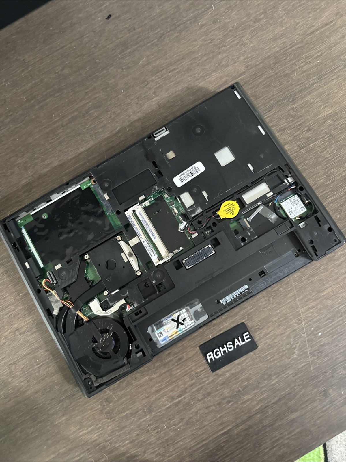 Lenovo Thinkpad UNKNOWN MODEL Severe bezel damage UNTESTED AS IS FOR PARTS