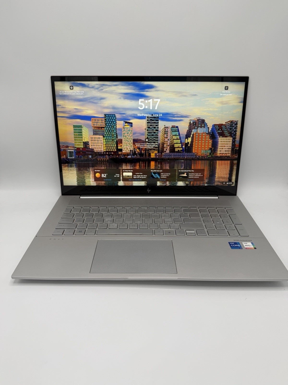 HP Envy 17m-ch0013dx 17.3” Touch i7-1165G7 16GB RAM 512GB SSD Windows 11 Iris Xe