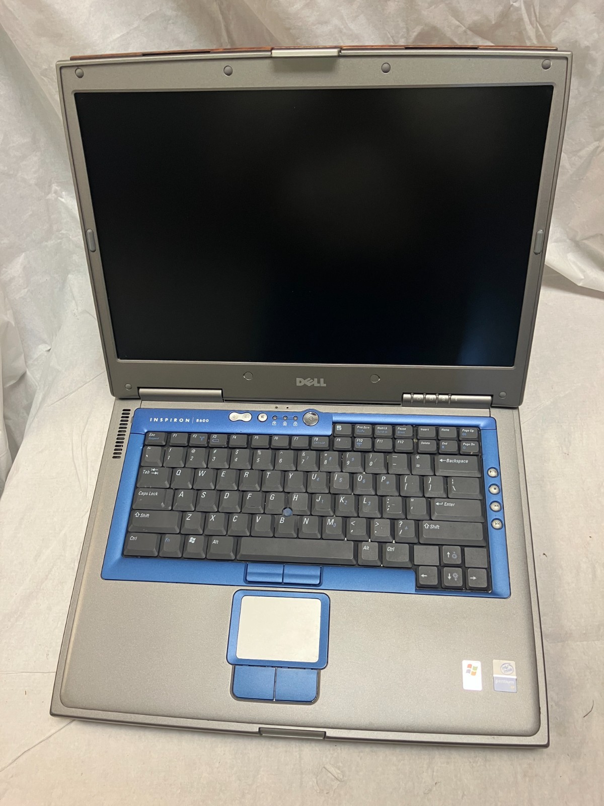 Dell Inspiron 8600 Intel Pentium M 1.40 ghz, 512 MB NO HDD FOR PARTS