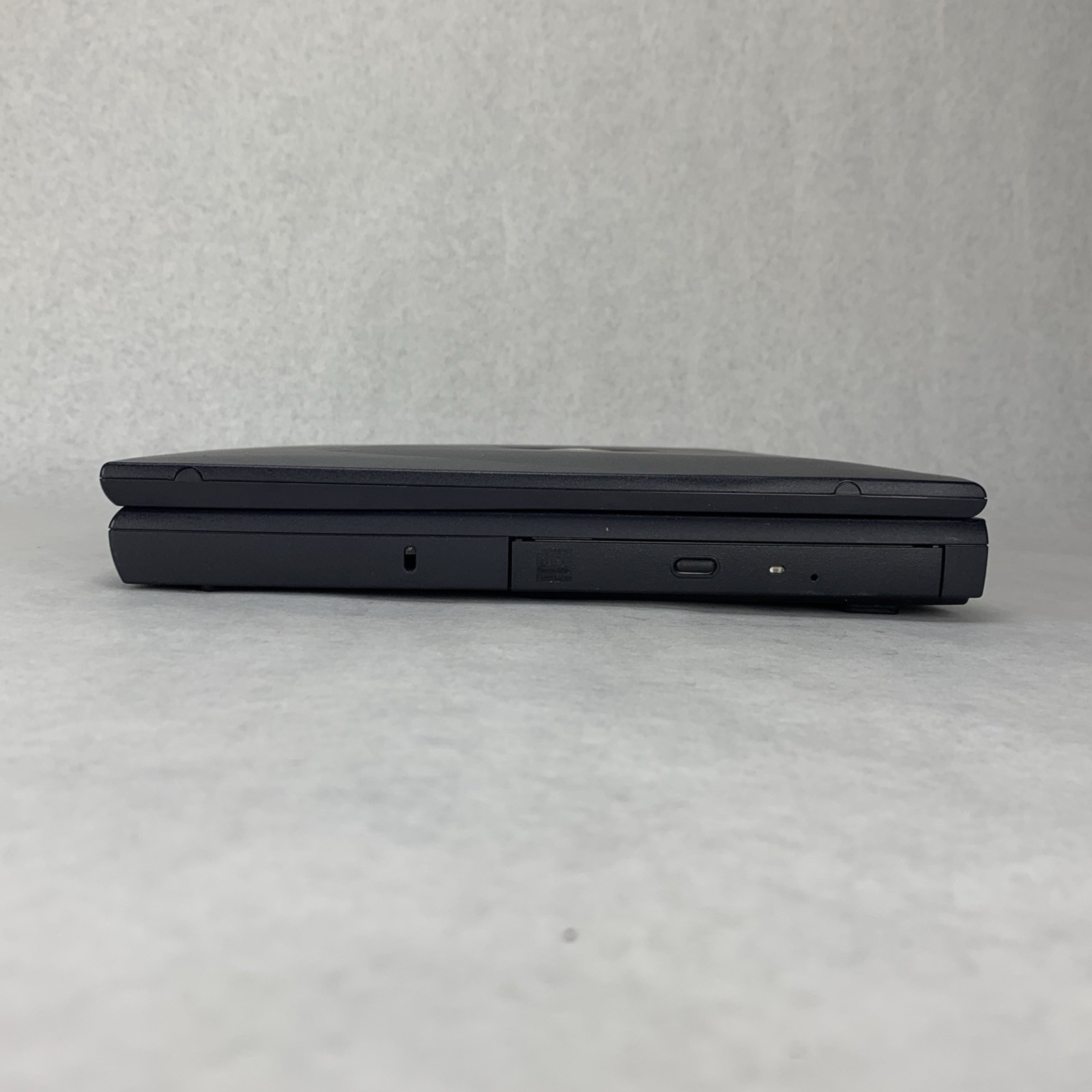 Dell Inspiron 2650 Intel Pentium 4 256MB RAM 14″ No Battery No HDD No OS