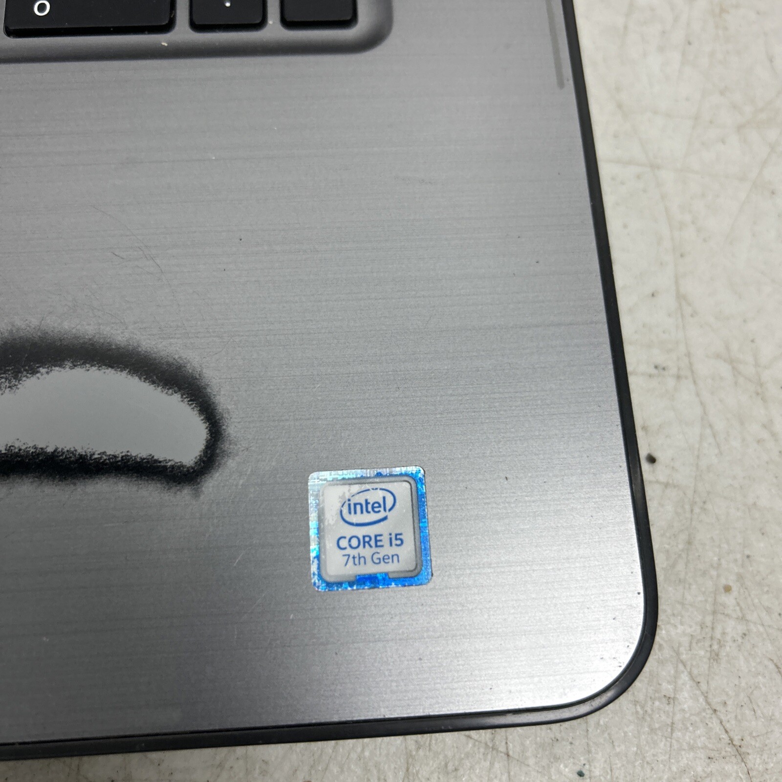 Dell Inspiron 5000 Series 5765 17.3″ Laptop AMD Radeon R5 2.4GHz 8GB RAM 1TB HDD