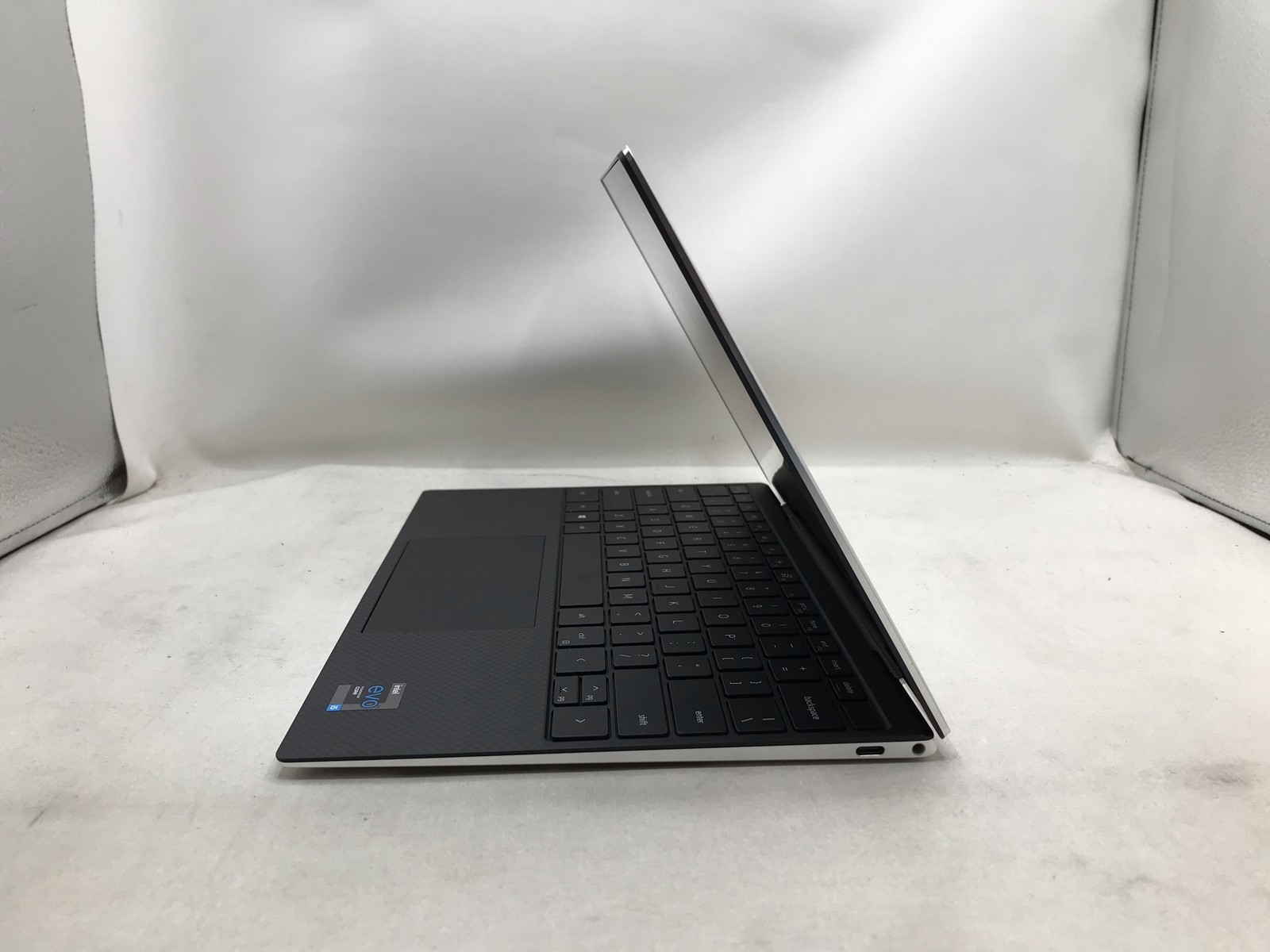 Dell XPS 13 9310 13″ – i5 2.4GHz – 16GB RAM – 256GB SSD – Grade D