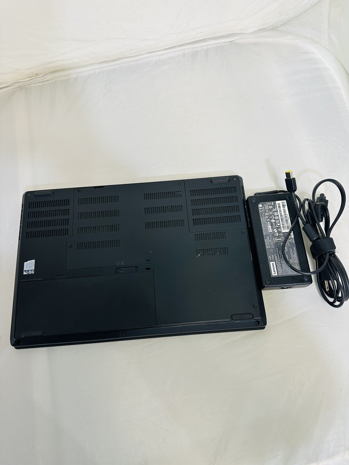 Lenovo ThinkPad P52 15.6″ i7-8850H 2.6GHz 32GB 512GB SSD 8th Gen Win 10 HD
