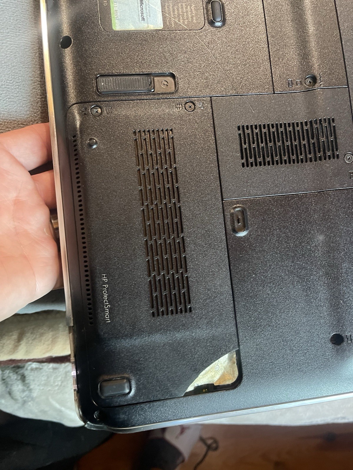 HP Pavilion entertainment PC AMD Turion X2 Window Vista Screen Not On (PARTS)