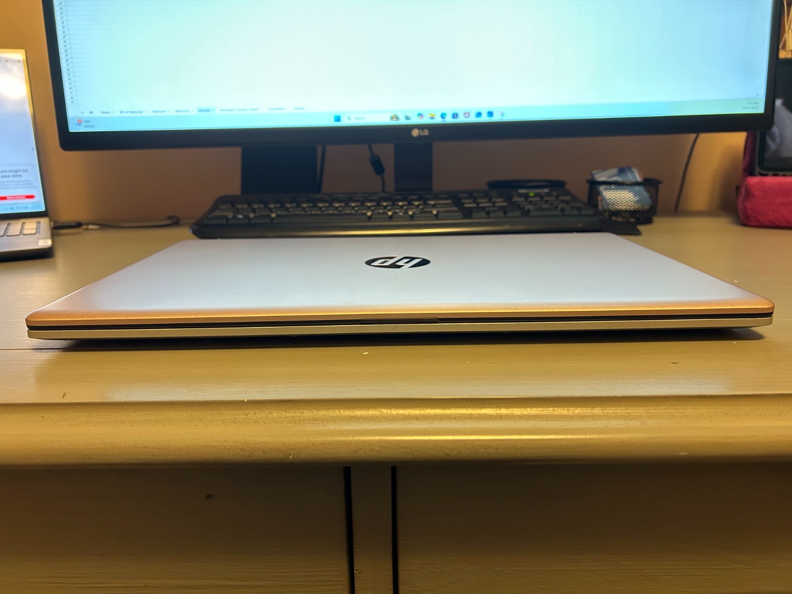 Rose Gold 17.3″ HP Laptop 1TB Storage (Model 17t-cn300)