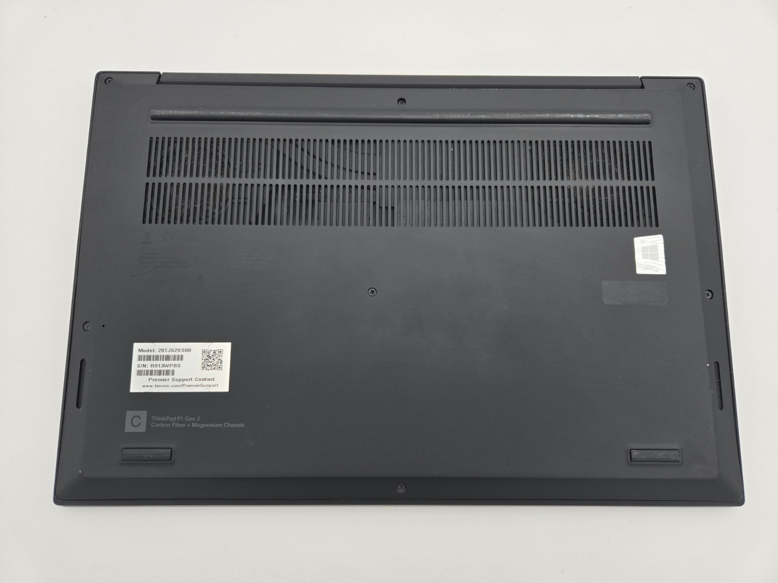 Lenovo ThinkPad P1 Gen 3 OLED | I9-10885H | 1TB SSD | 16GB RAM | T2000 Burn-in