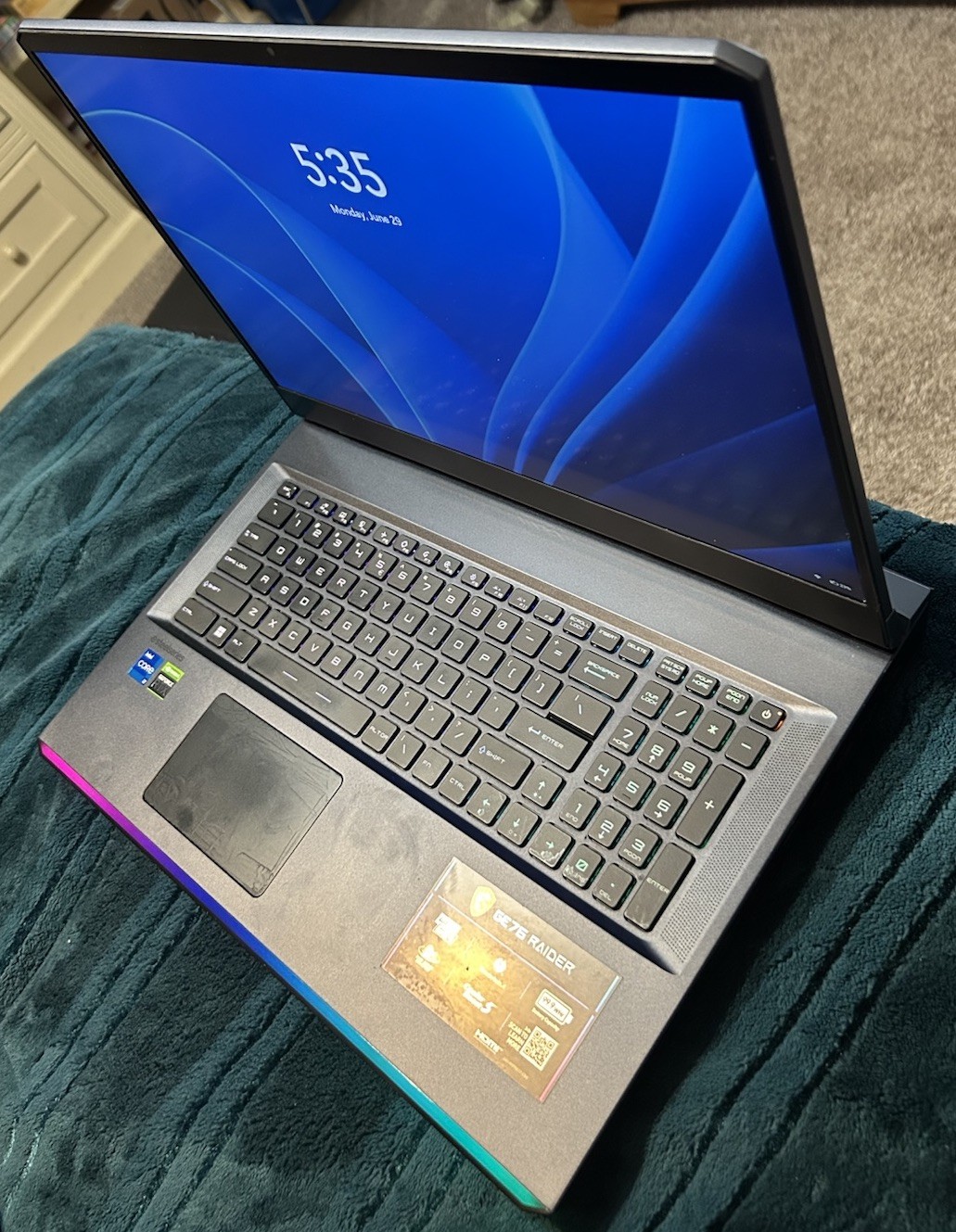 MSI GE76 Raider 17″ Gaming Laptop i7-11800H 16GB RTX 3060 1TB SSD W11