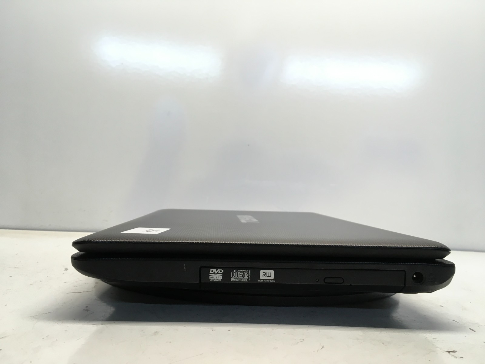 Toshiba Satellite C655-S5049 Intel Celeron 900 2.2GHz 2 GB NO HDD/Battery
