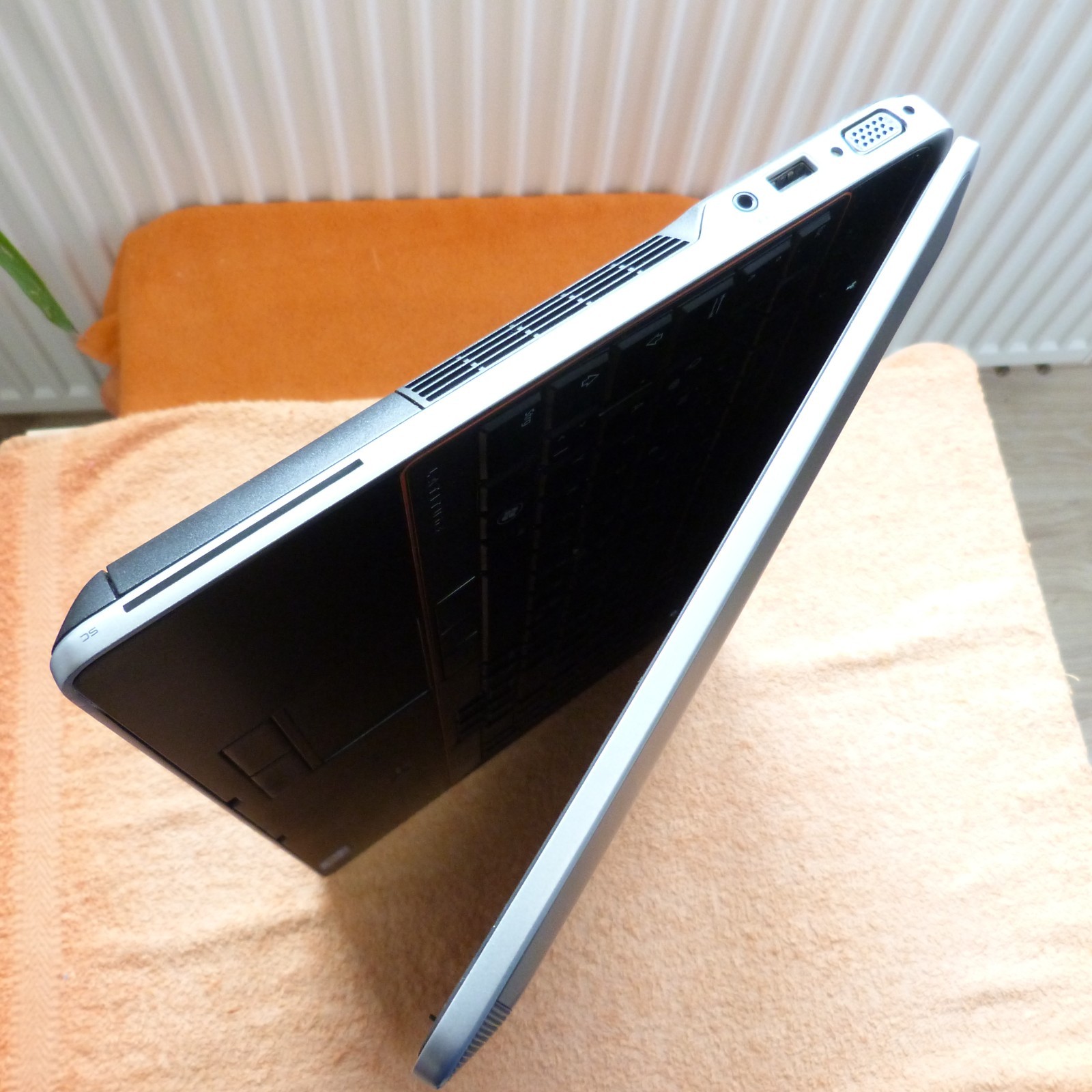 XXL LOT with DOCK Dell E6520 METAL Business 15″ HD l Windows 11 SSD TURBO i5
