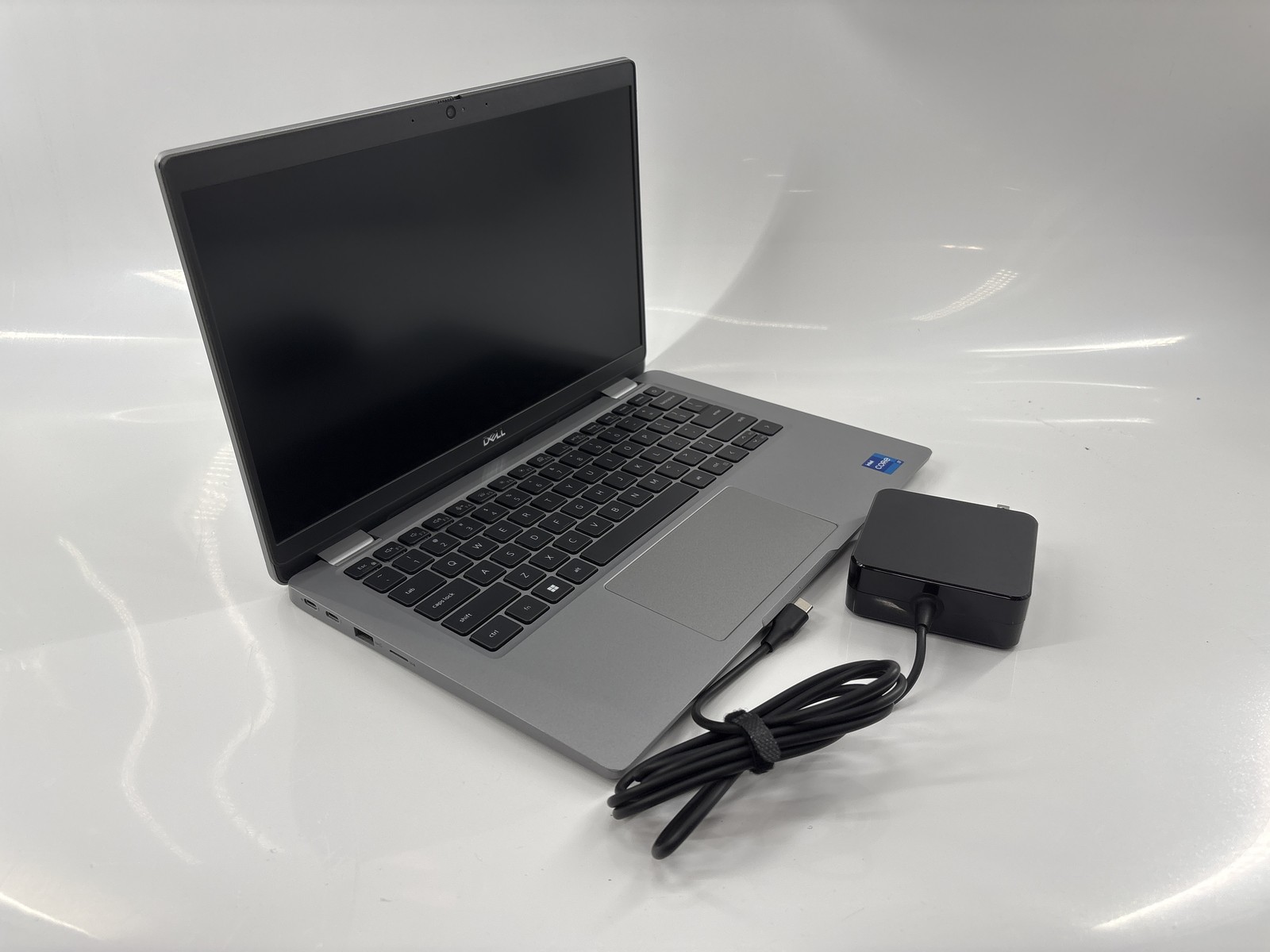 Dell Latitude 5330 Core i7 | 32GB 512GB-SSD | Great Condition*