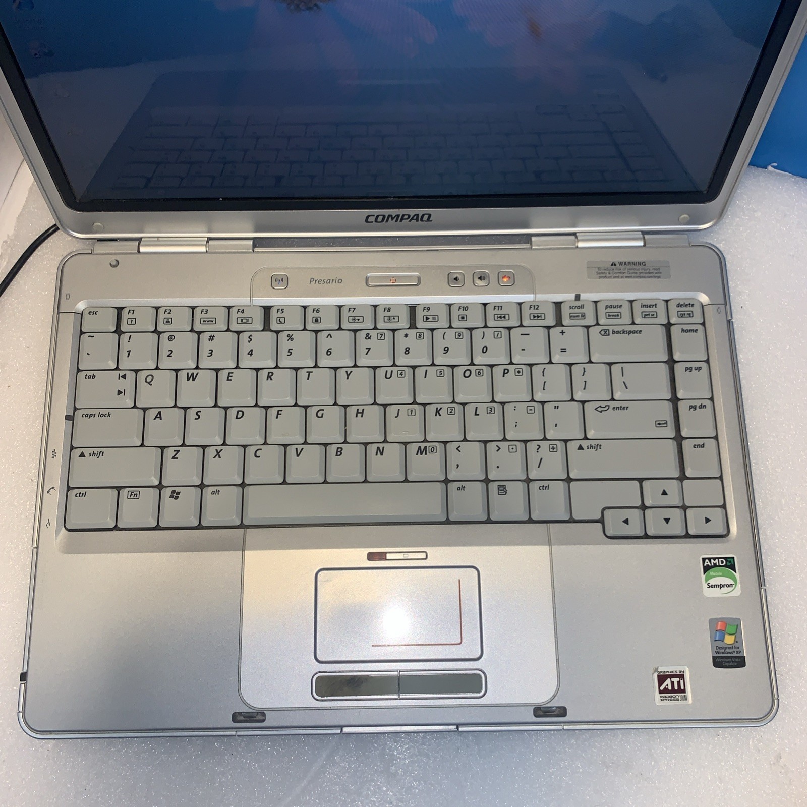 Compaq Predation V2000 AMD Septum 3100+ 1.8GHZ 2GB 40GB Windows XP SP3 Laptop