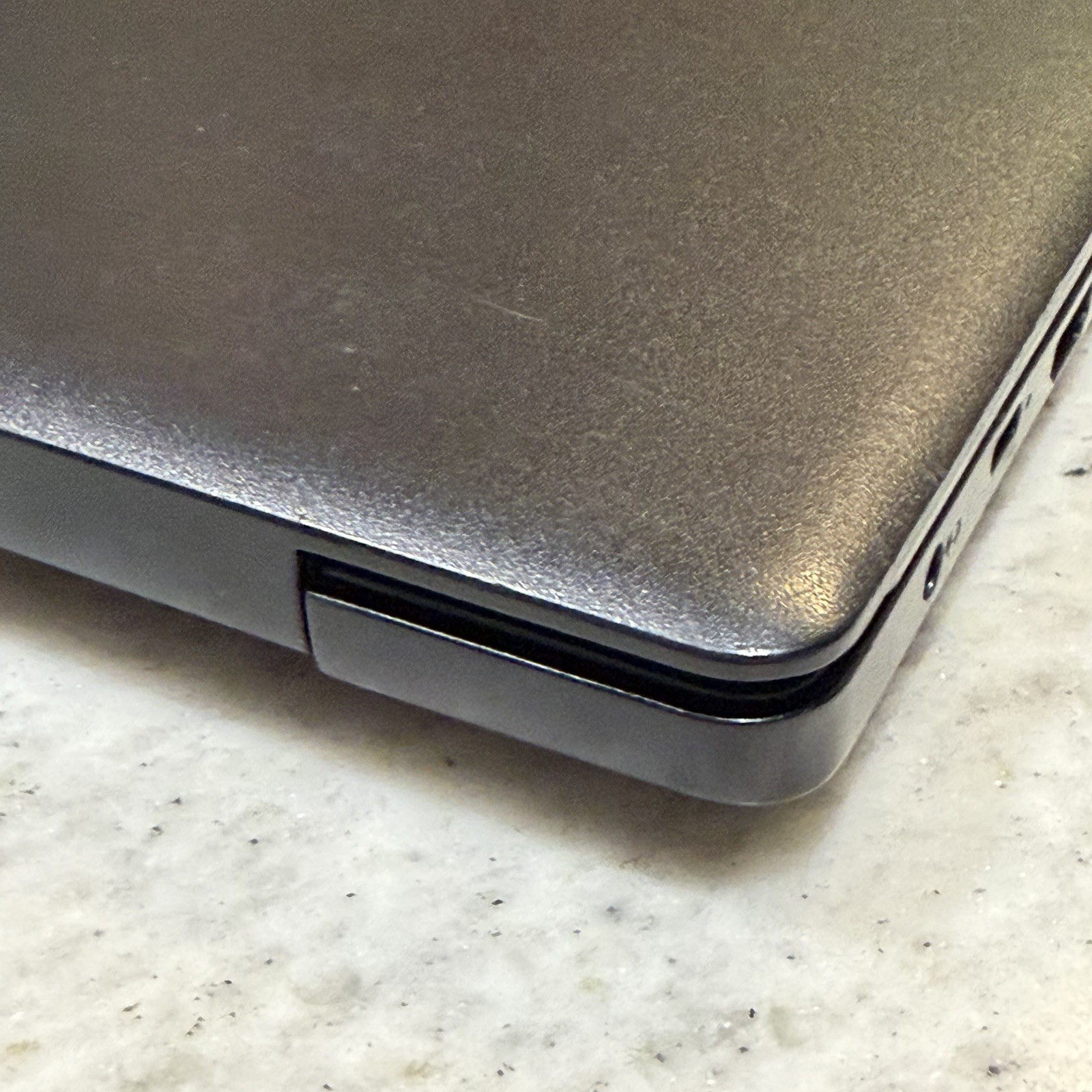 Dell Latitude 3590 i5-8250U 1.6GHz No RAM/No HDD Tested To Bios Boot
