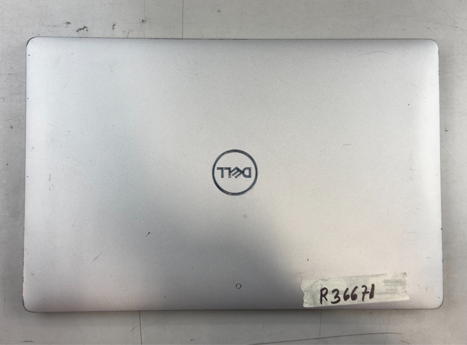 Dell Precision 3550 i7-10610U / 8GB RAM / Quadro P520 / NO SSD -RL5066